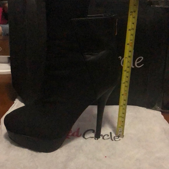 red circle Asalia ankle booty heels - Picture 8 of 8